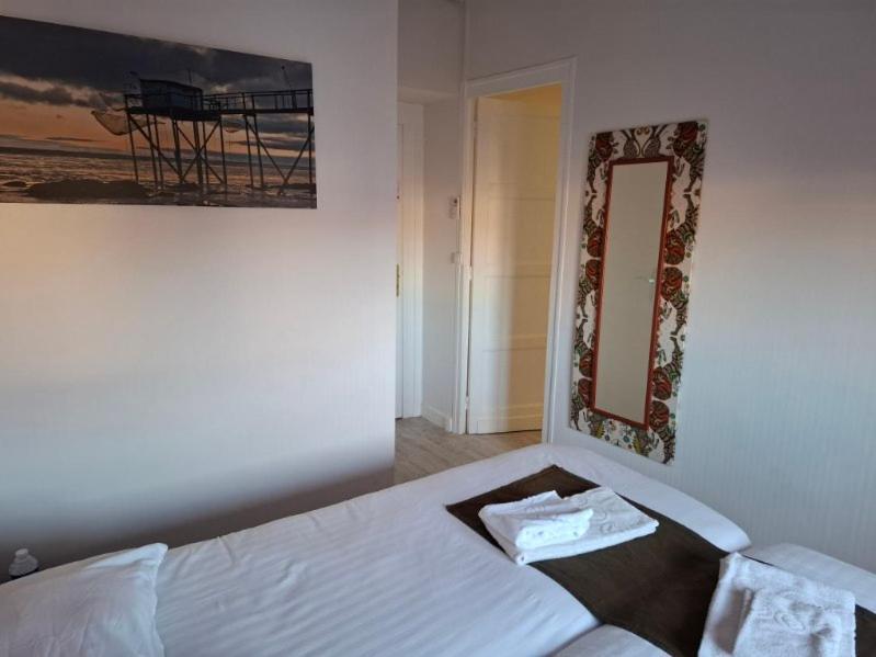 Le Crist'Al, Hotel Familial, Climatise, En Front De Mer Saint-Georges-de-Didonne Cameră foto