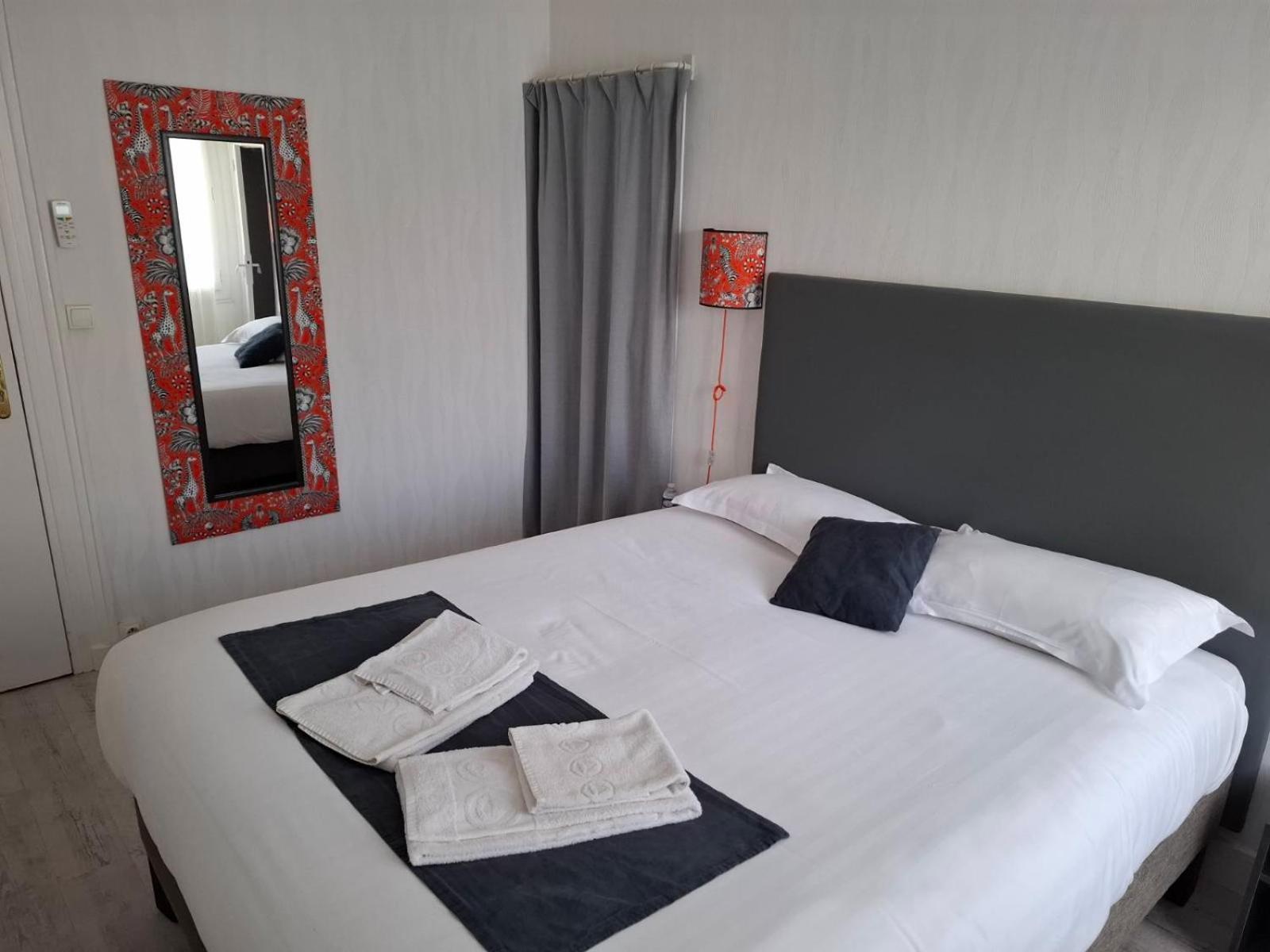 Le Crist'Al, Hotel Familial, Climatise, En Front De Mer Saint-Georges-de-Didonne Cameră foto